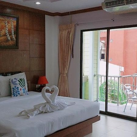 Ainny Residence Patong Esterno foto
